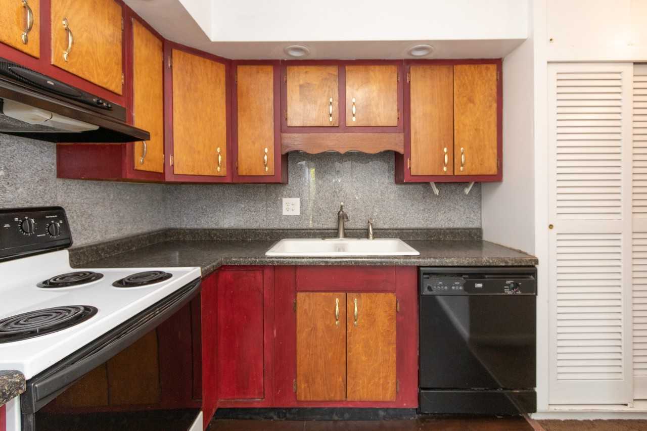 1201 W Wayne St #205 - Photo 7 of 11