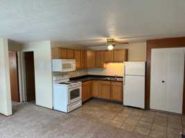 featured image of 910 Maple St #6