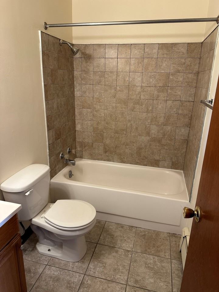 910 Maple St #6 - Photo 5 of 5