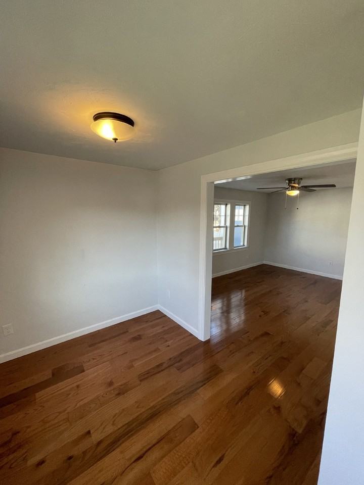 14 Edgemere Blvd #1 - Photo 3 of 17