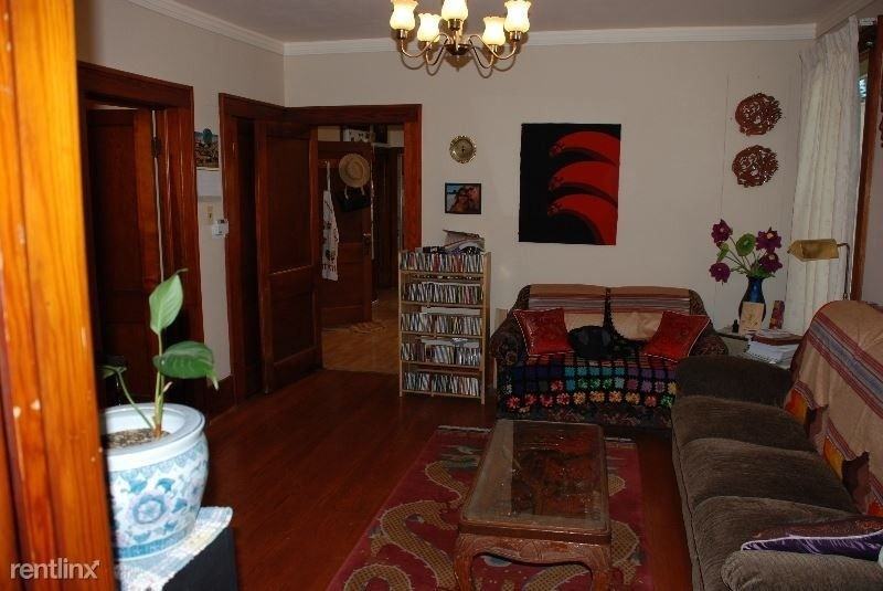 529 Elizabeth St - Photo 3 of 8