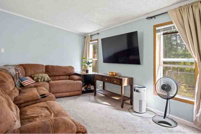 1206 Monterey Ct - Photo 2 of 14