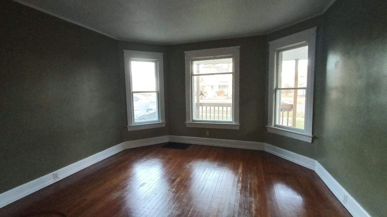 156 Oak St #1 - Photo 2 of 15