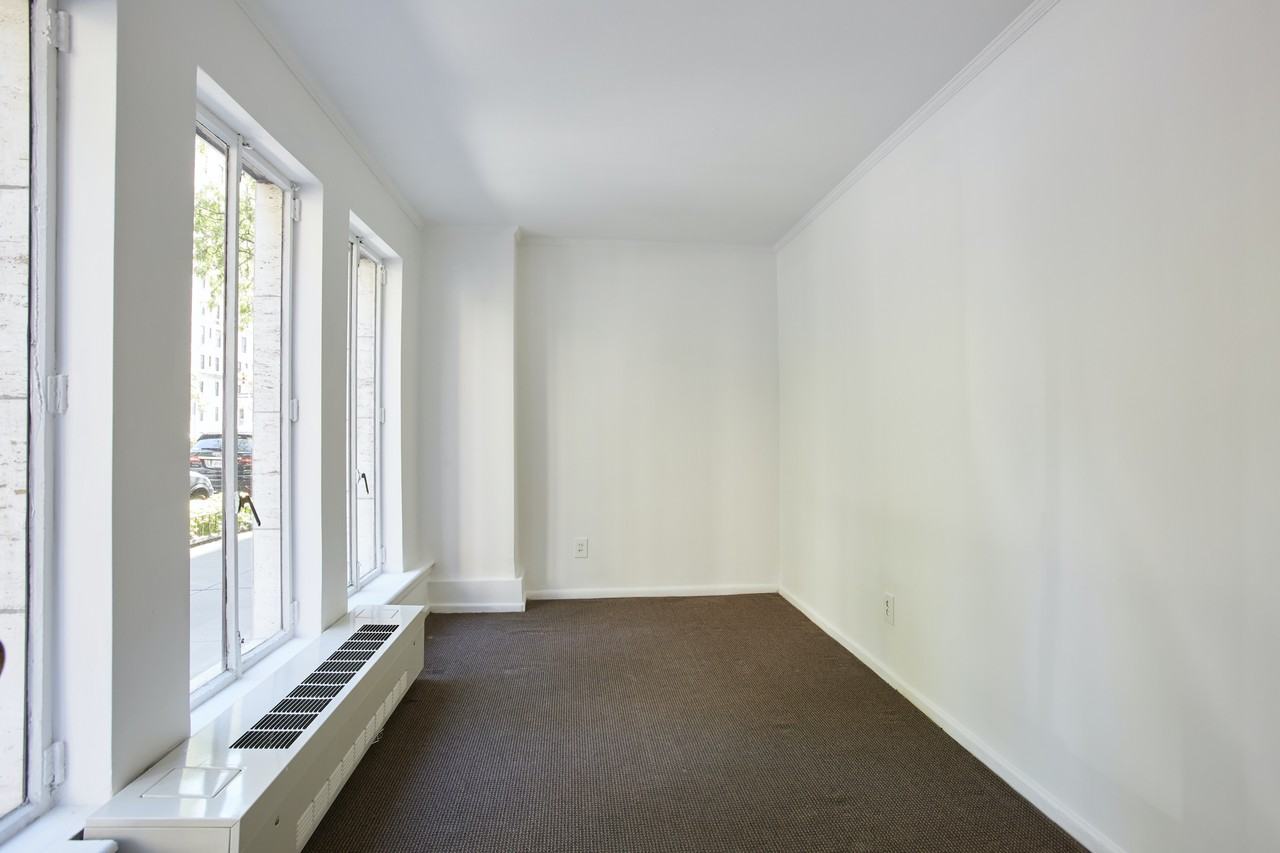 1020 Park Ave - Photo 2 of 12