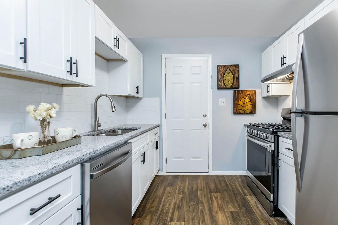 Polaris at East Point - Photo 2 of 16