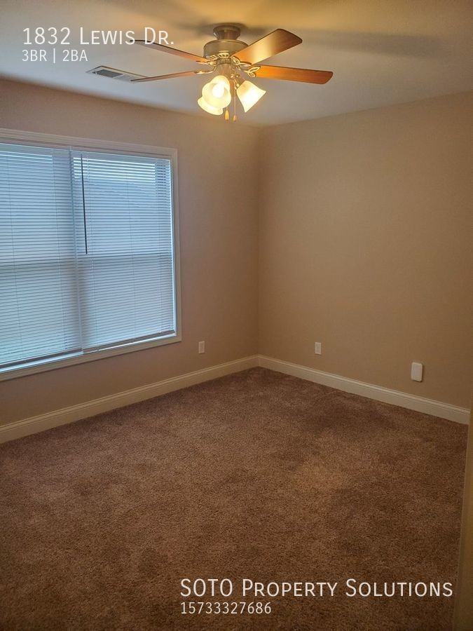 1832 Lewis Dr - Photo 3 of 19