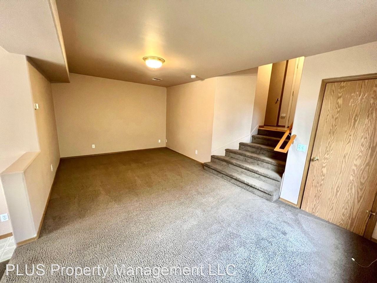 978-980 Hidden Valley - Photo 3 of 14