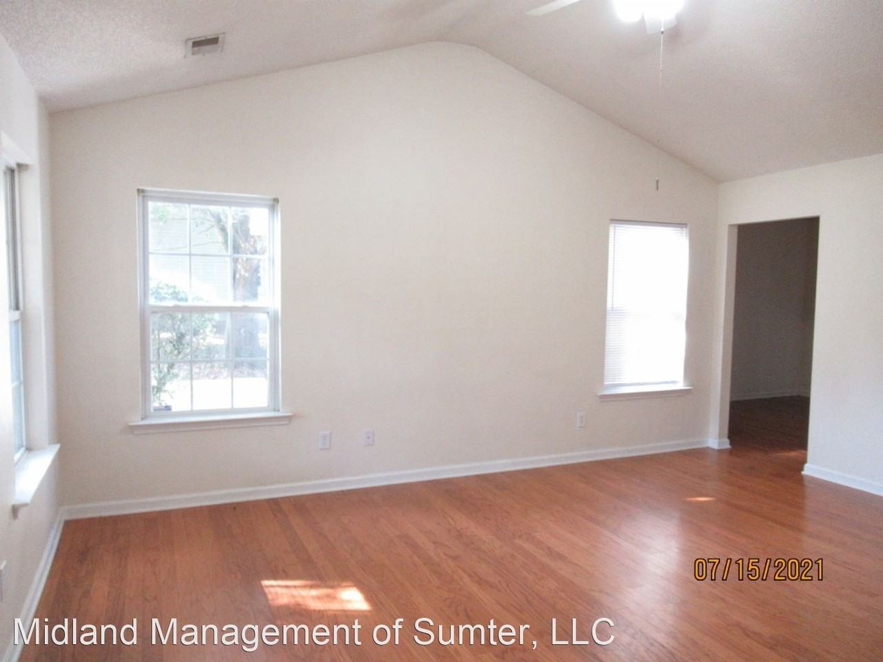 1300 Monterey Dr - Photo 2 of 32