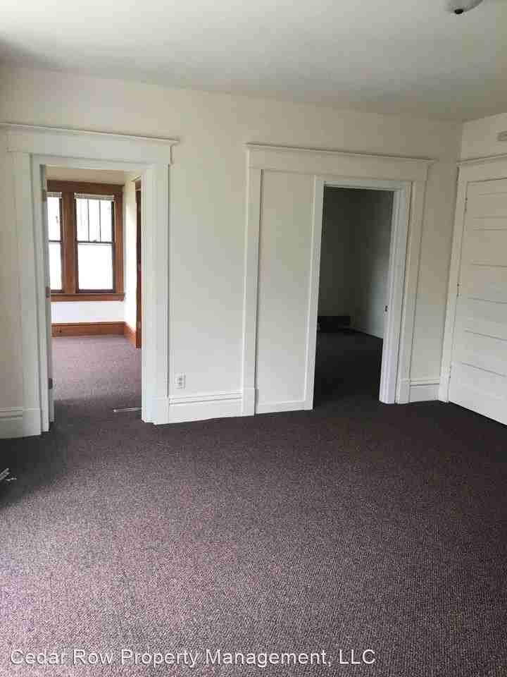 712 9th Ave S - Photo 2 of 10