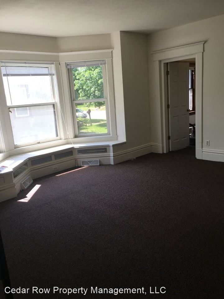 712 9th Ave S - Photo 3 of 10