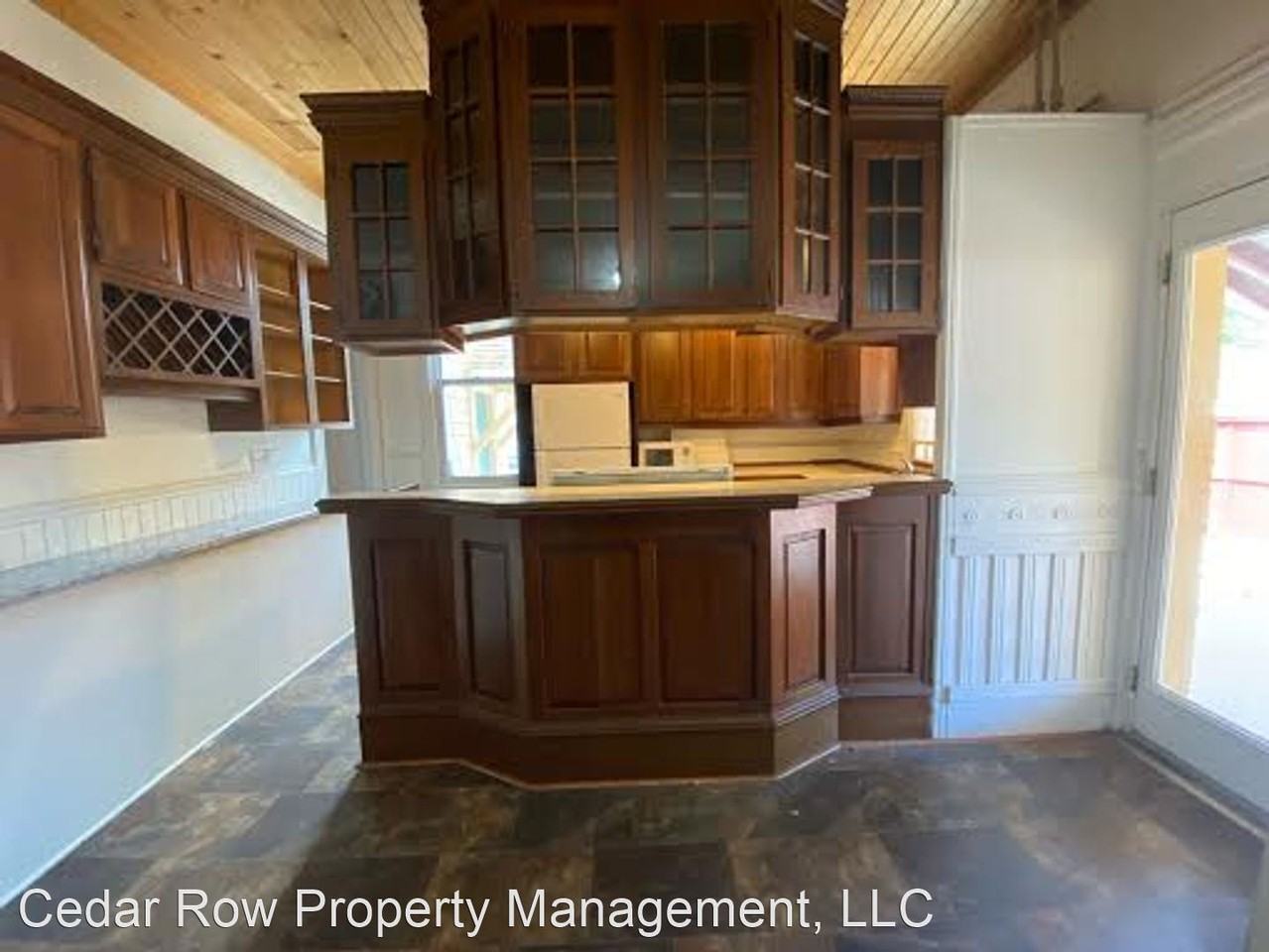 701 7th Ave S - Photo 2 of 9