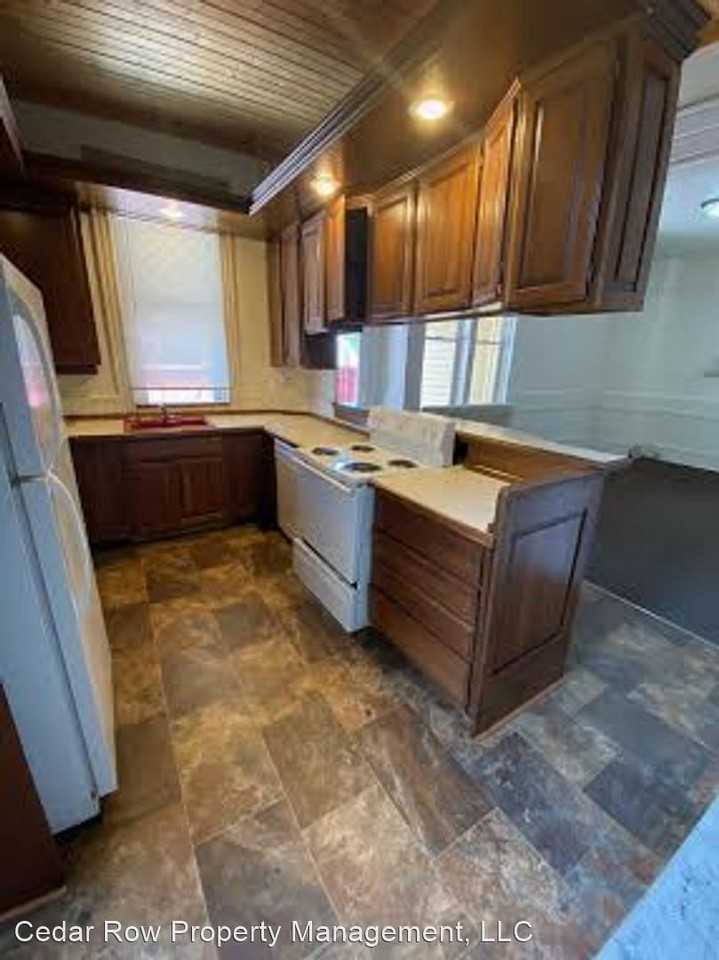 701 7th Ave S - Photo 3 of 9