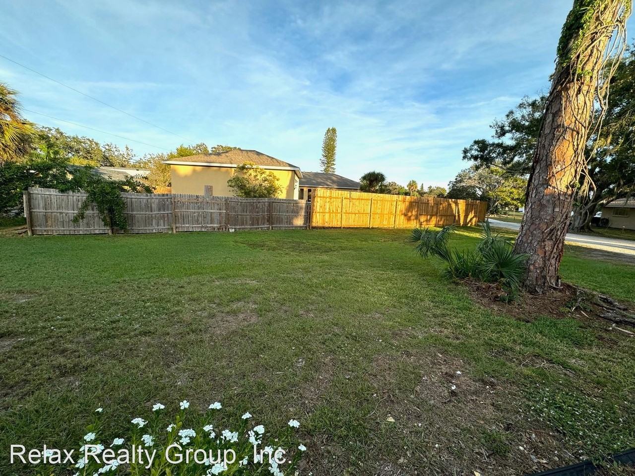 5620 St. Louis Avenue Sarasota - Photo 2 of 25