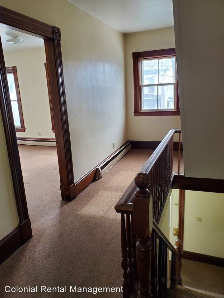 16-18 Dunbar Dunbar 16-18 - Photo 2 of 23