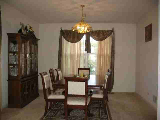 165 Michigan Dr - Photo 3 of 11