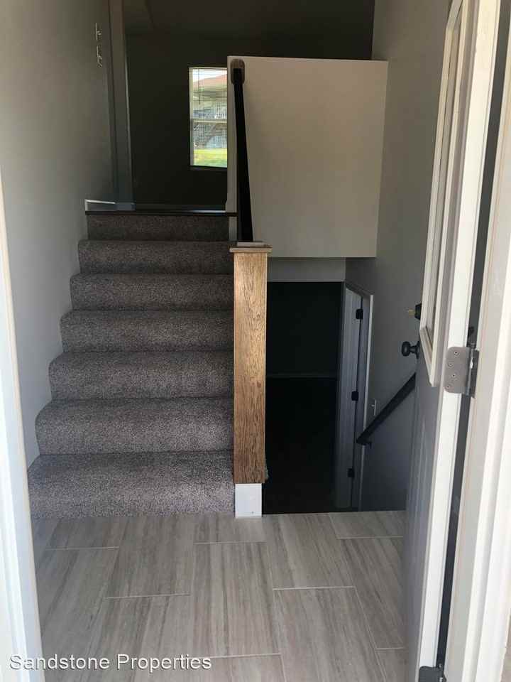 4014 Newcastle Ln - Photo 2 of 23