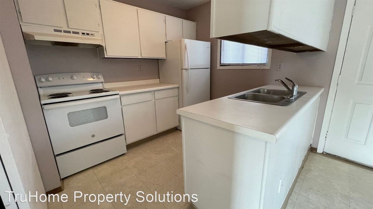 114-132 8th Ave SE - Photo 3 of 15