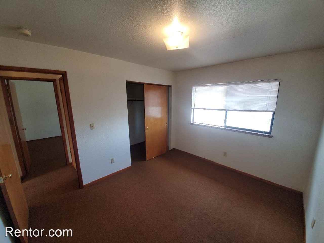 124 W Washington and 819 Pine St. - Photo 2 of 8