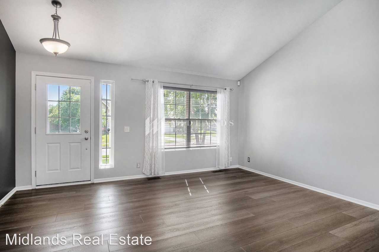 2812 Michaela St - Photo 2 of 18