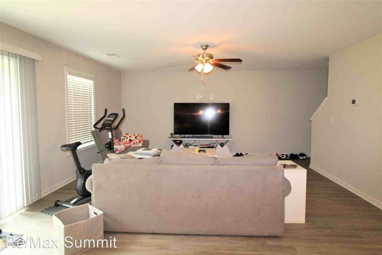 2300 Alden Dr - Photo 2 of 21