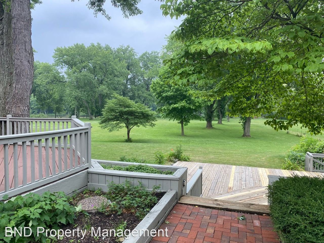 143 S River Rd - Photo 2 of 21