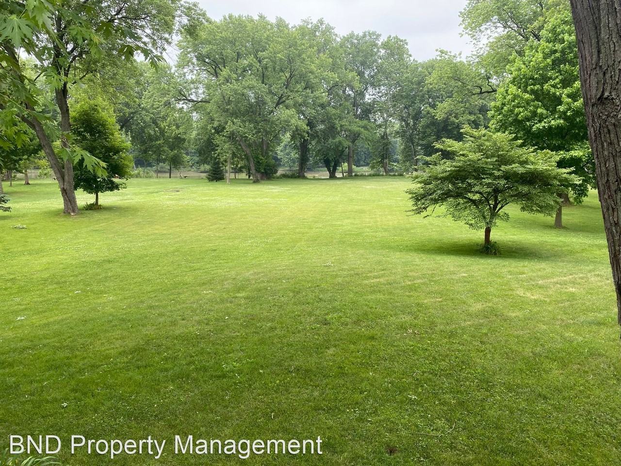 143 S River Rd - Photo 3 of 21