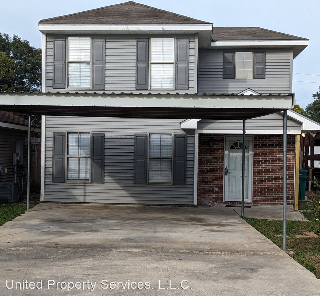 211 Village Square Dr - Photo 2 of 20