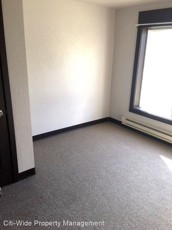 205 1st Ave SW - Photo 2 of 15