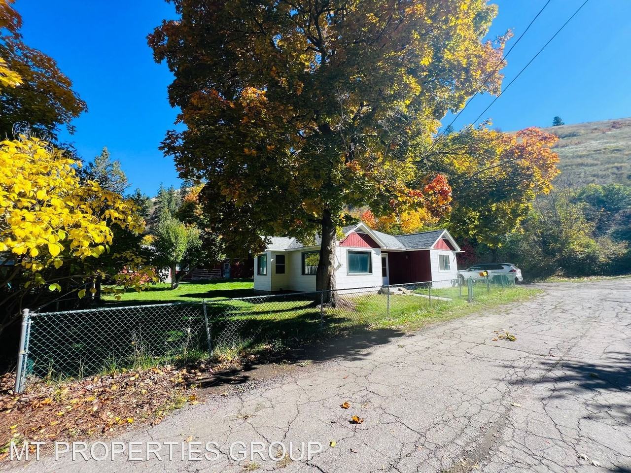 1038 Briar St - Photo 2 of 18