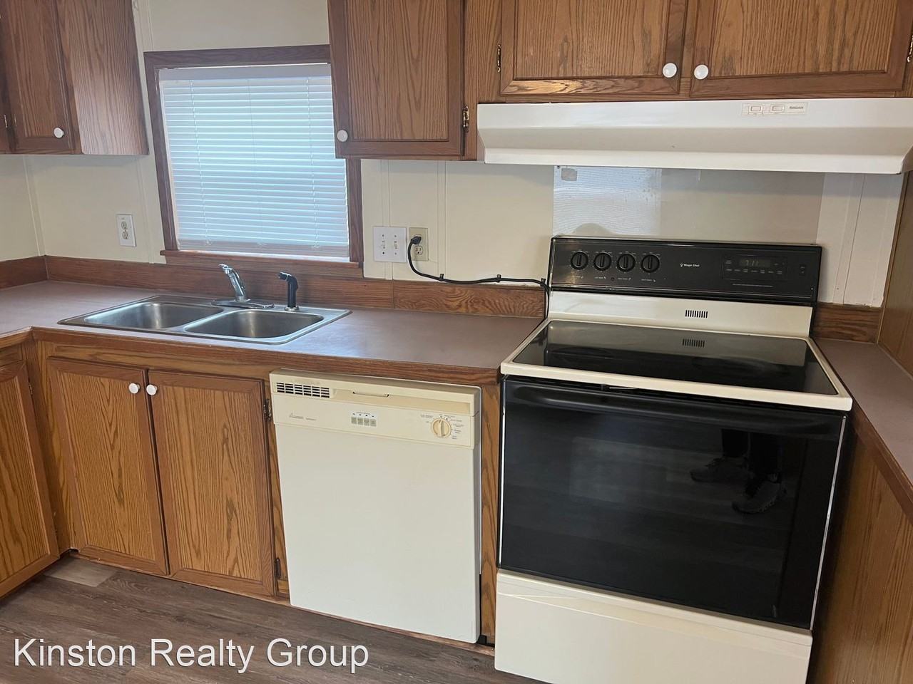 1106 Jonestown Rd - Photo 3 of 14