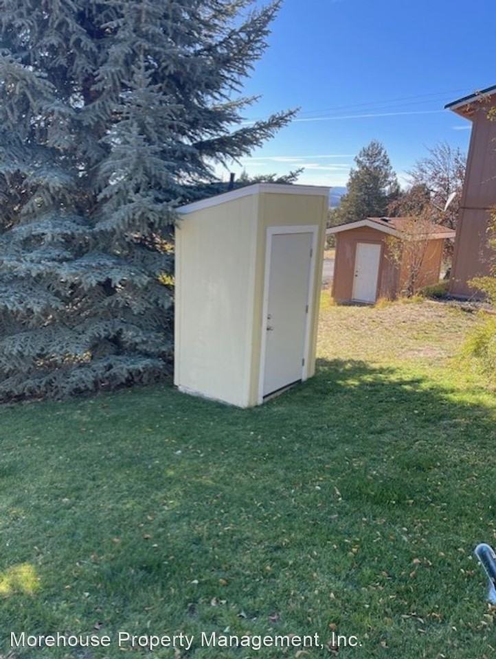 31633 Yonna St - Photo 3 of 17