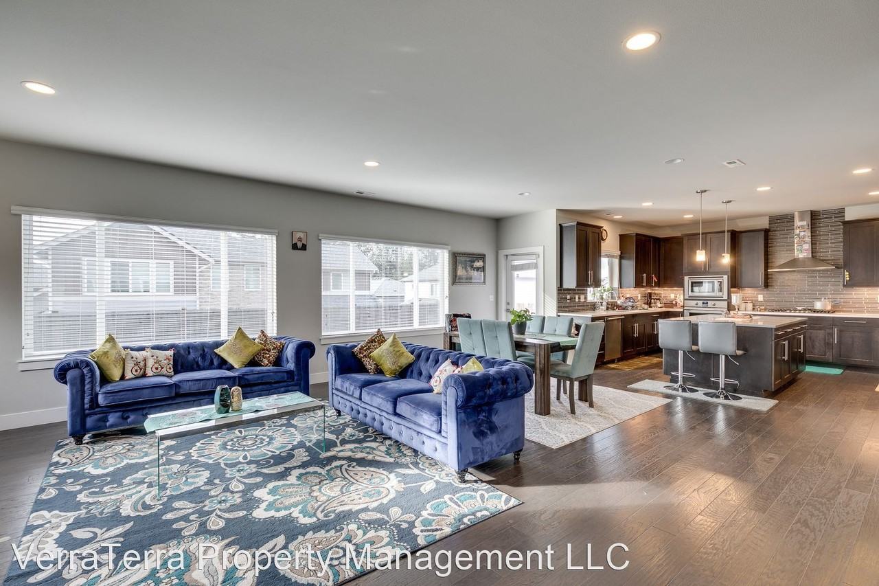 4418 214th Pl Se - Photo 3 of 20