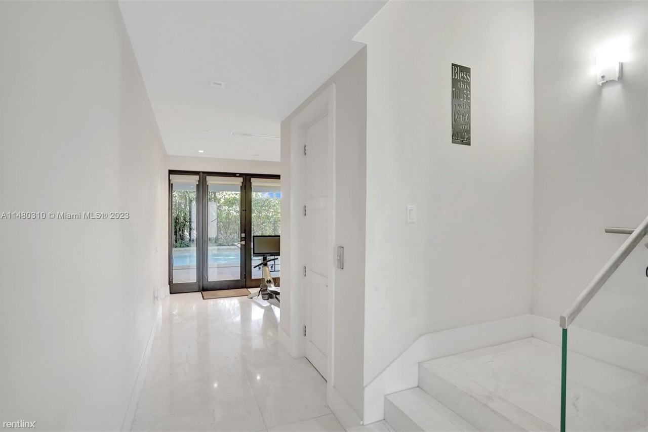 3550 W Glencoe St #3550 - Photo 2 of 35