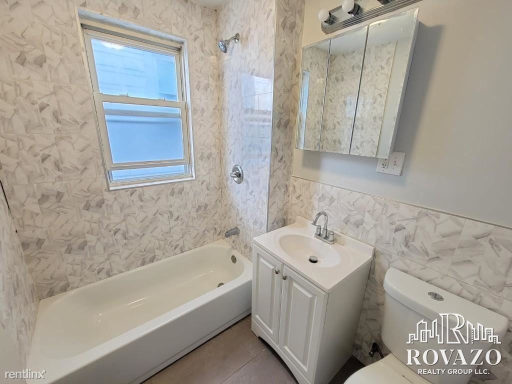 73 Poe Ave - Photo 3 of 8
