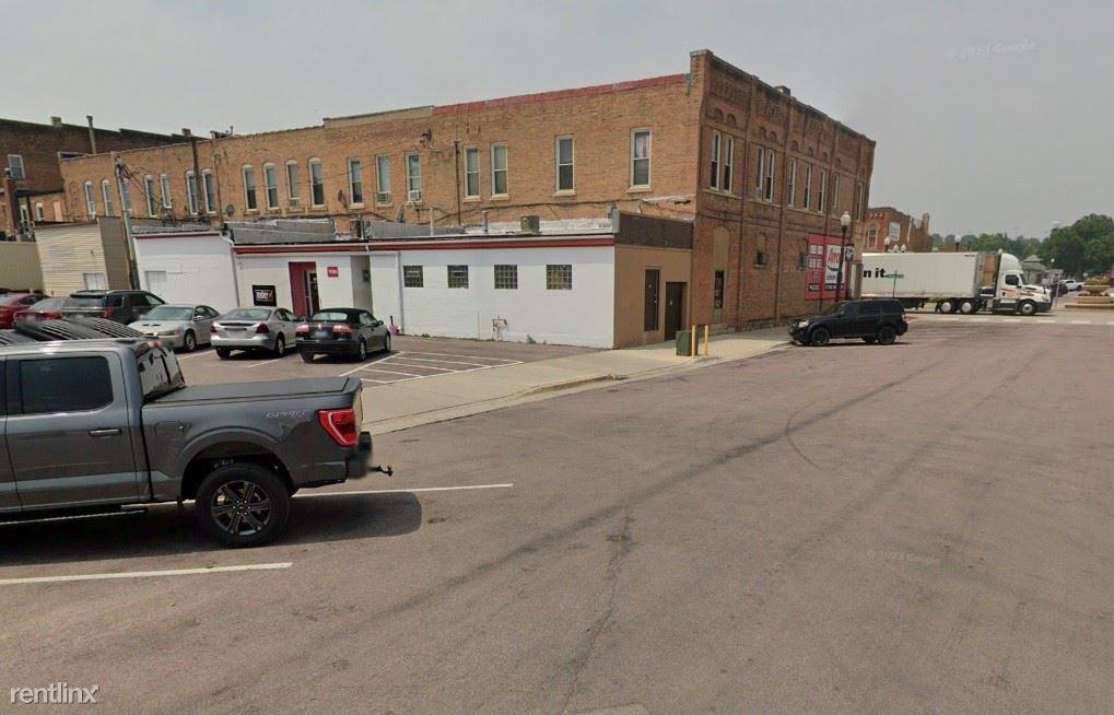 211 1/2 S Minnesota Ave - Photo 3 of 11