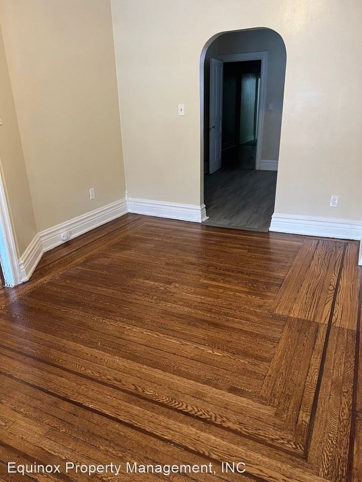 814.5 W Washington Street - Photo 2 of 13