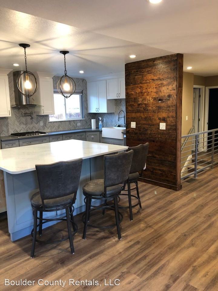 13140 Hazel Ct - Photo 3 of 37