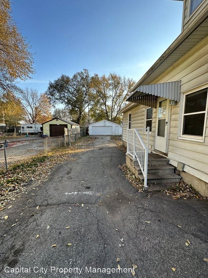 2335 E Walnut St - Photo 2 of 29