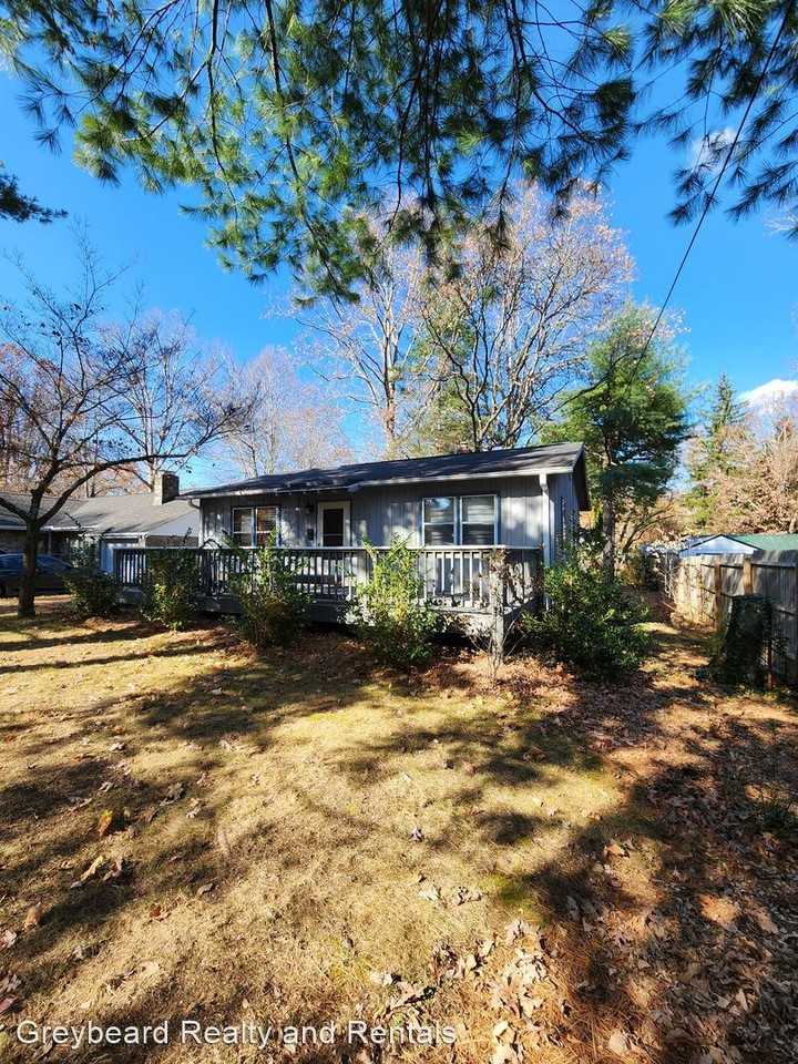 102 Laurel Circle Dr - Photo 2 of 12