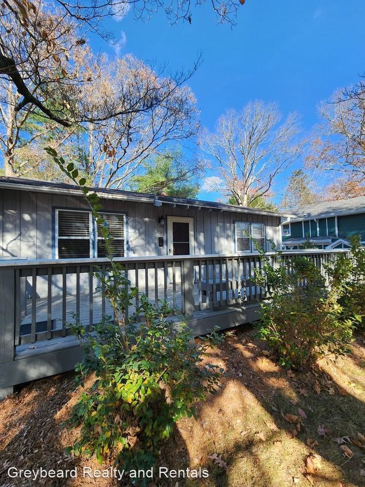 102 Laurel Circle Dr - Photo 3 of 12