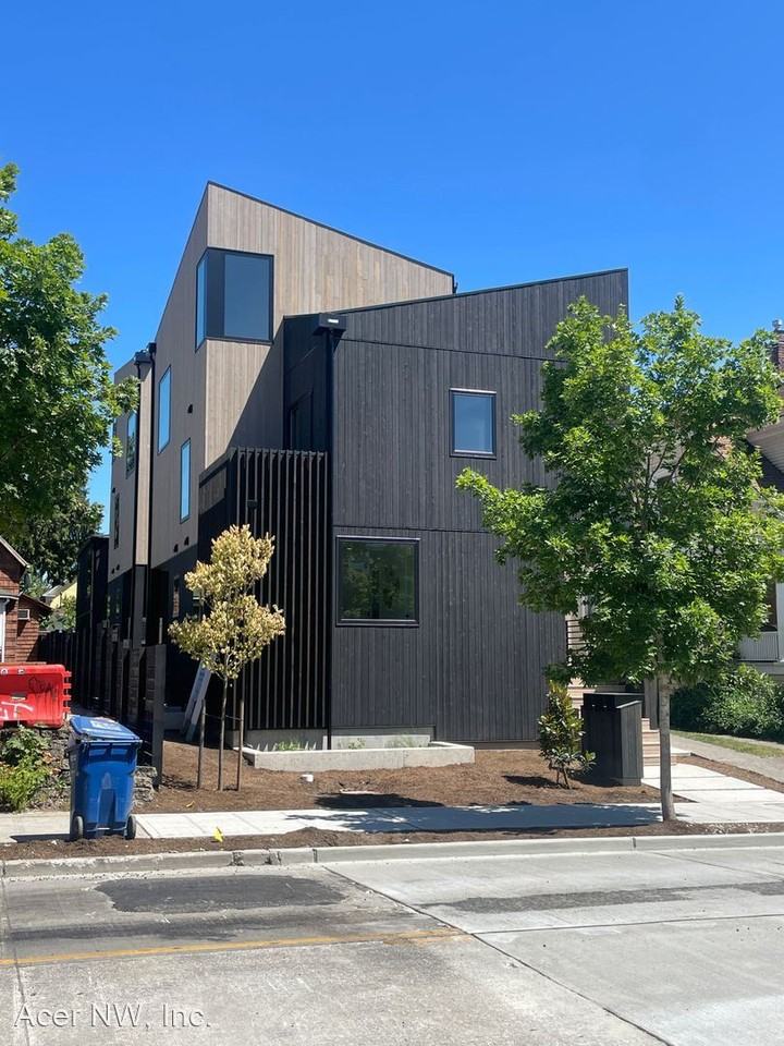 930 23rd Ave - Photo 3 of 16