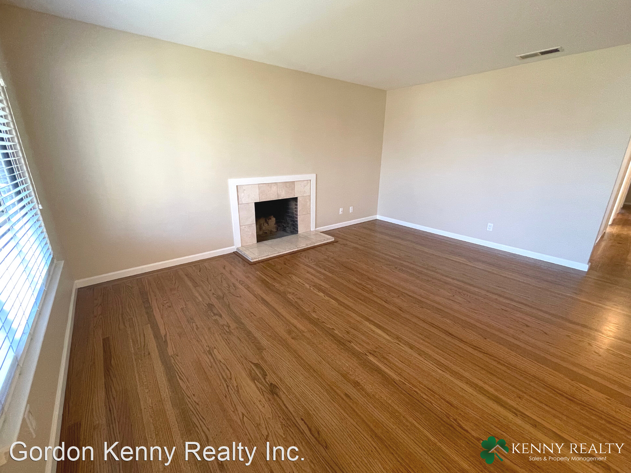 331 Altamont Dr - Photo 2 of 22