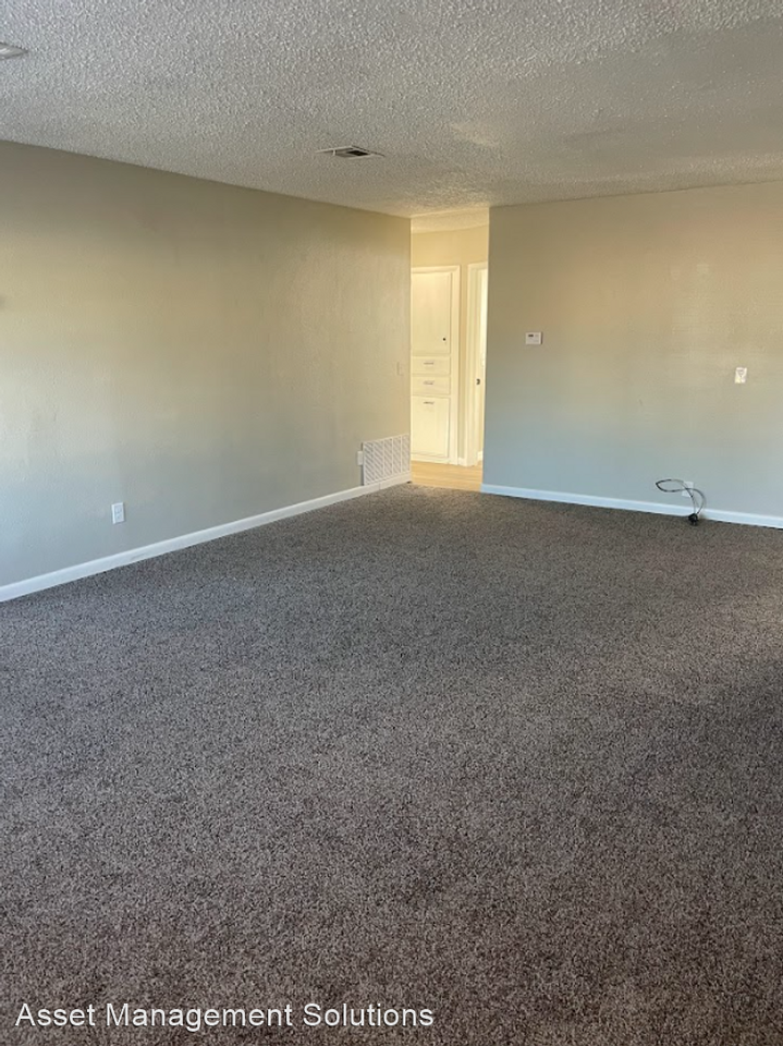 2800 Sw 62nd St - Photo 2 of 16