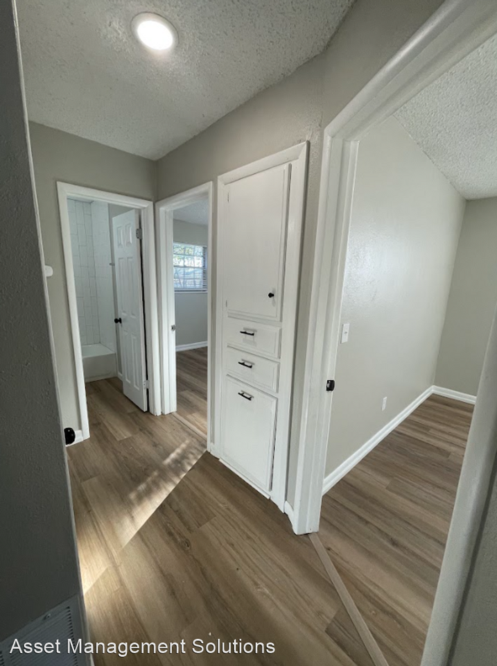 2800 Sw 62nd St - Photo 3 of 16