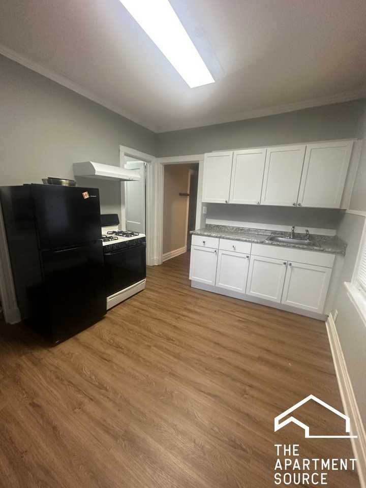 4849 W Ainslie St #1F - Photo 3 of 18