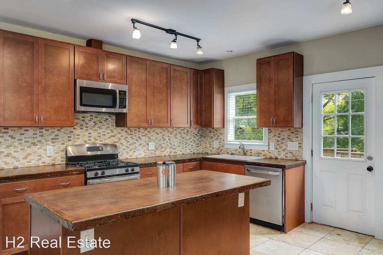 3905 4th Ave S - Photo 2 of 25