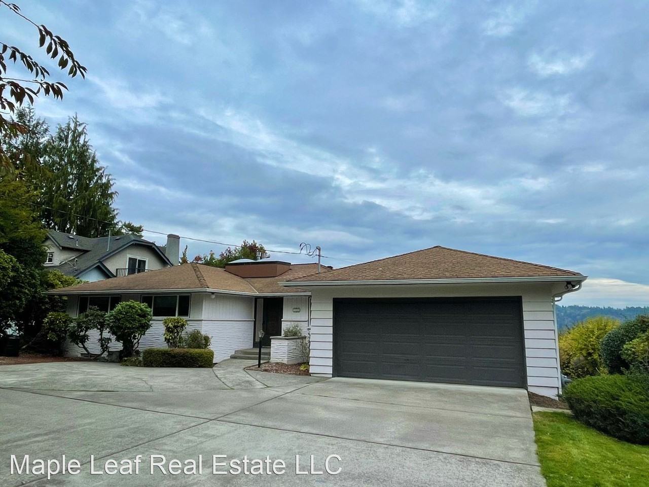 11330 Sand Point Way Ne - Photo 2 of 50