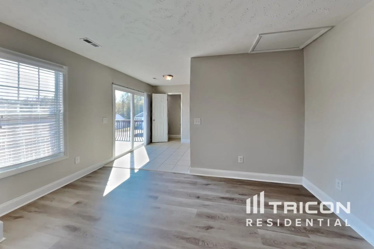 30 Hanson Ct - Photo 2 of 45