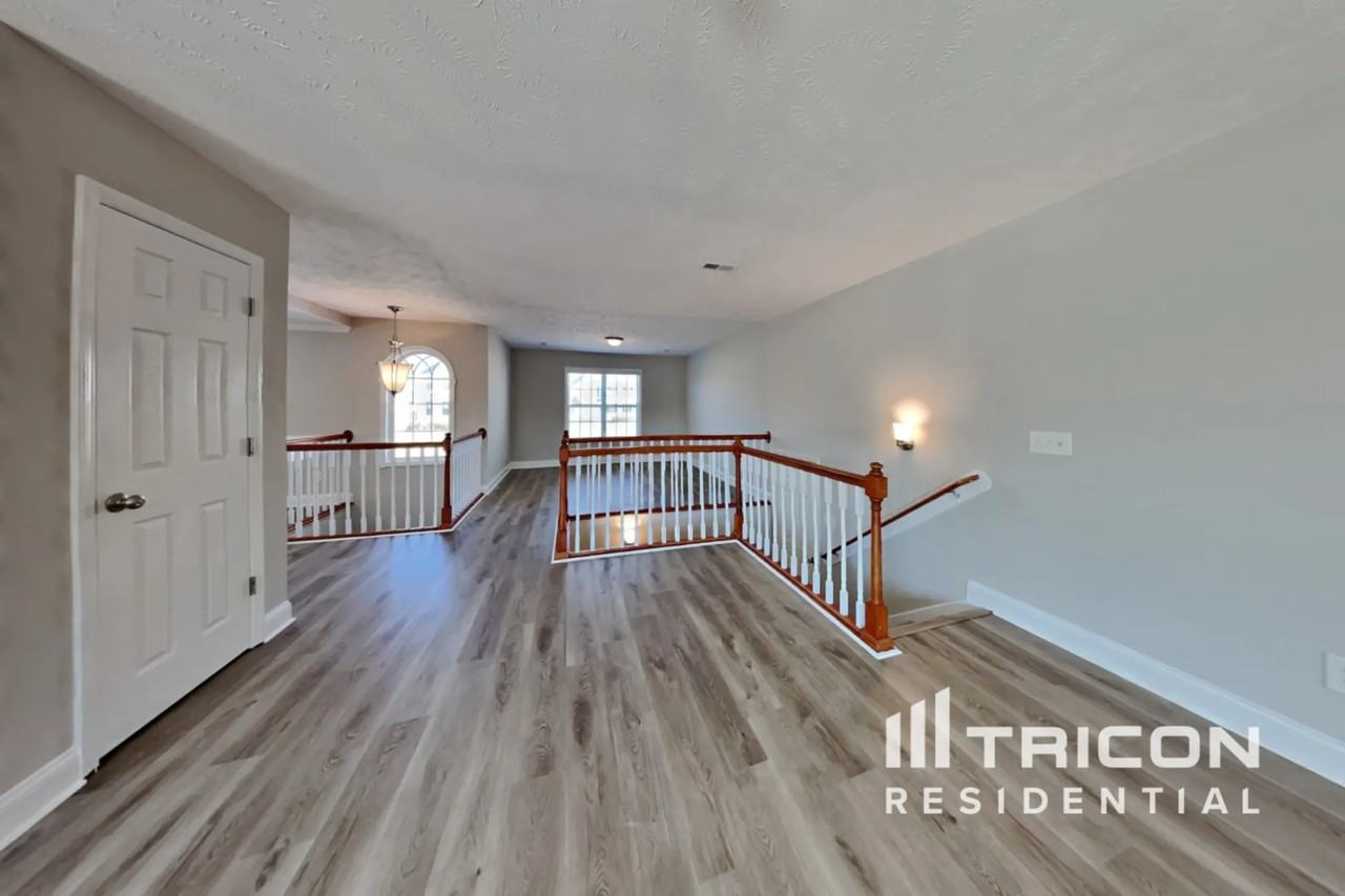 30 Hanson Ct - Photo 3 of 45