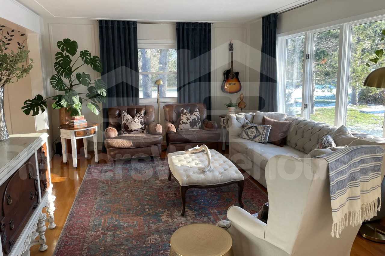 1750 Margaret St - Photo 3 of 14